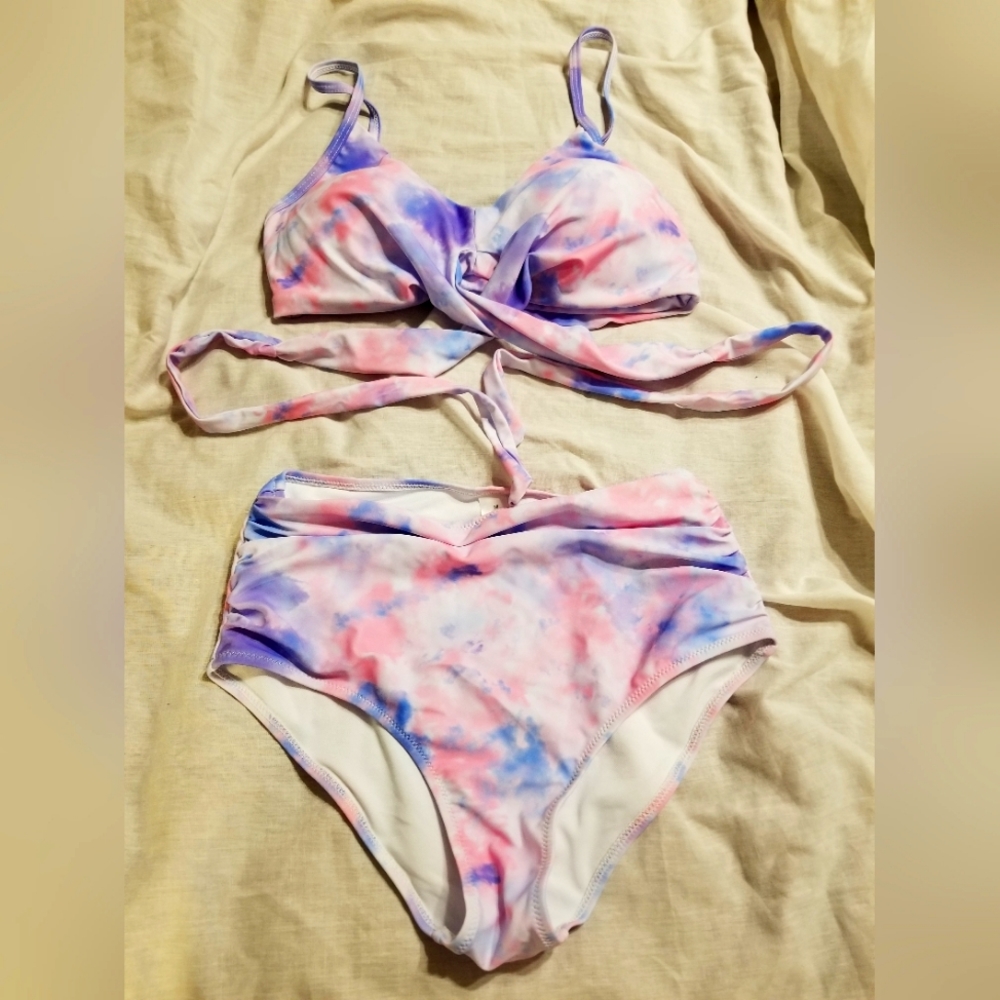 Nwt slimming wrap around bikini medium